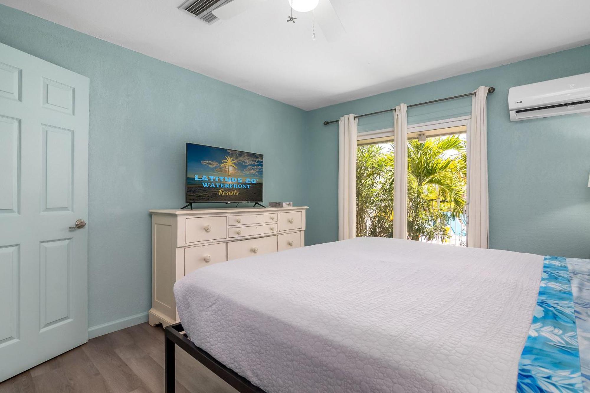 Latitude 26 Waterfront Boutique Resort - フォートマイヤーズビーチ エクステリア 写真
