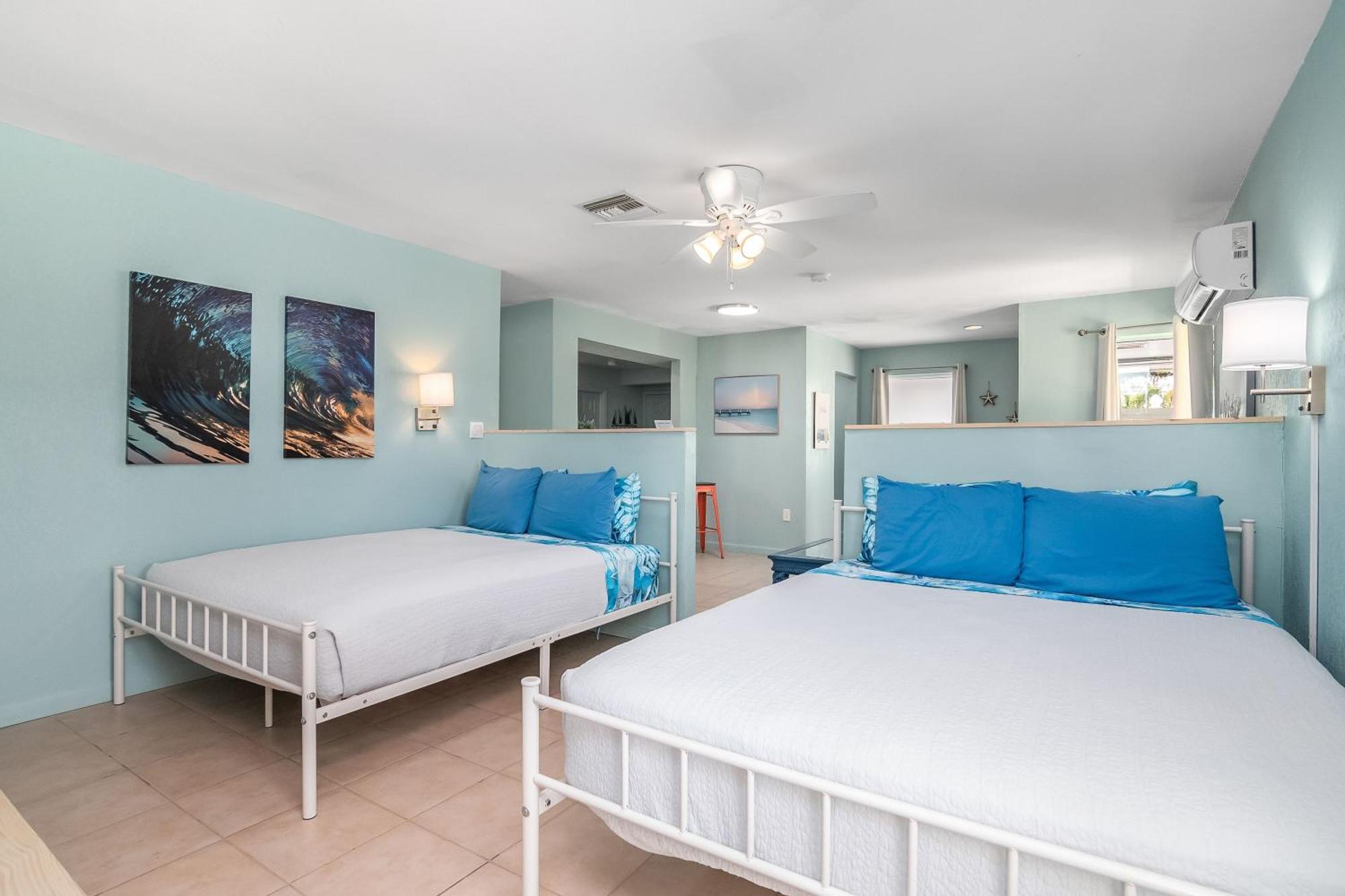 Latitude 26 Waterfront Boutique Resort - フォートマイヤーズビーチ エクステリア 写真