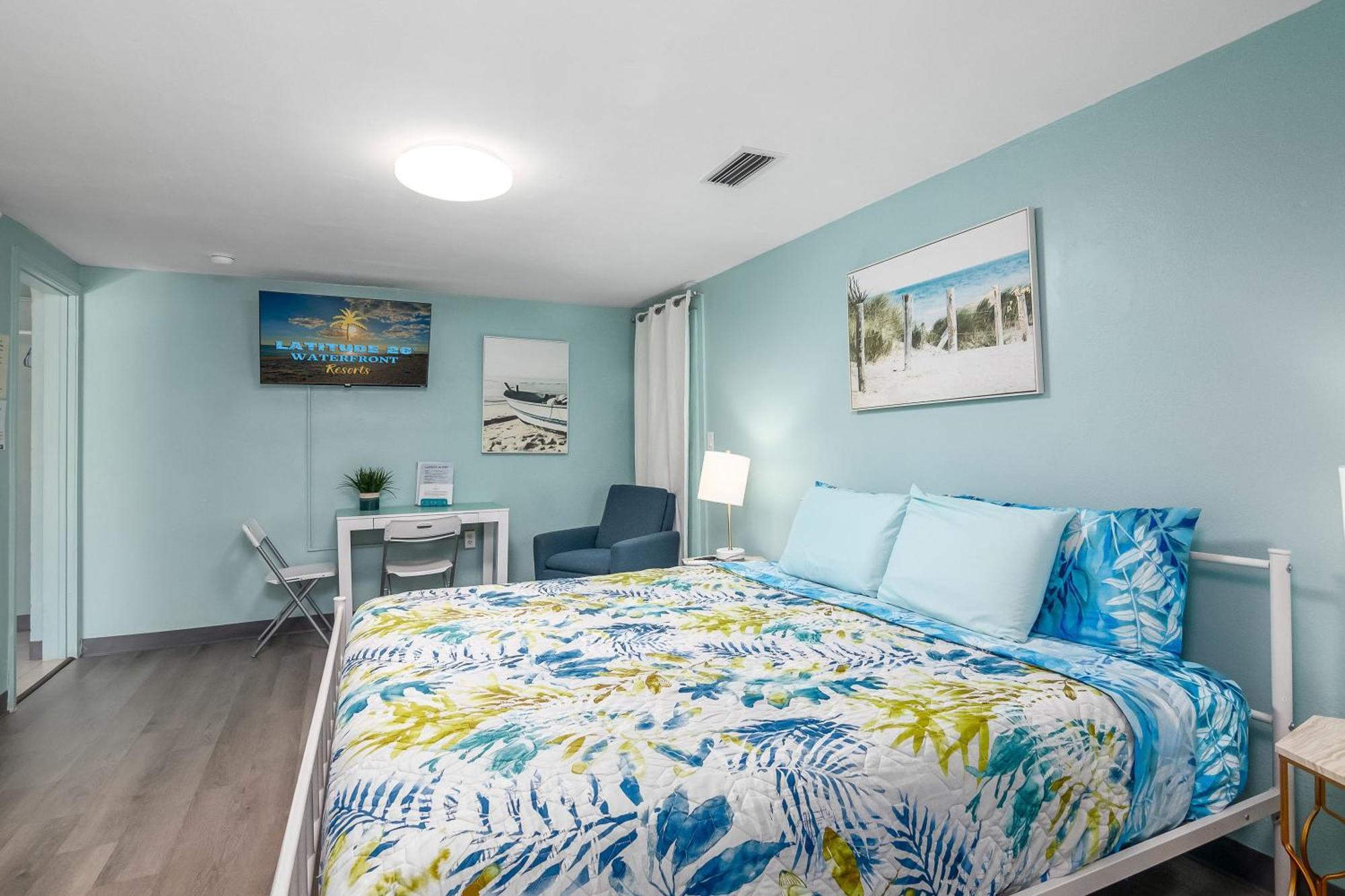Latitude 26 Waterfront Boutique Resort - フォートマイヤーズビーチ エクステリア 写真