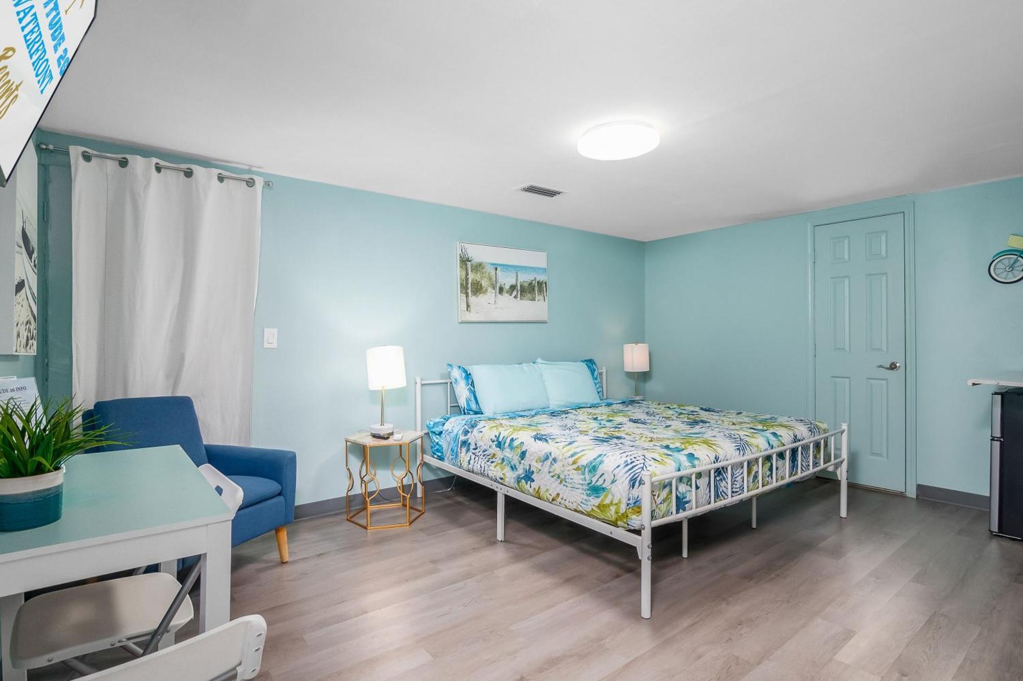 Latitude 26 Waterfront Boutique Resort - フォートマイヤーズビーチ エクステリア 写真